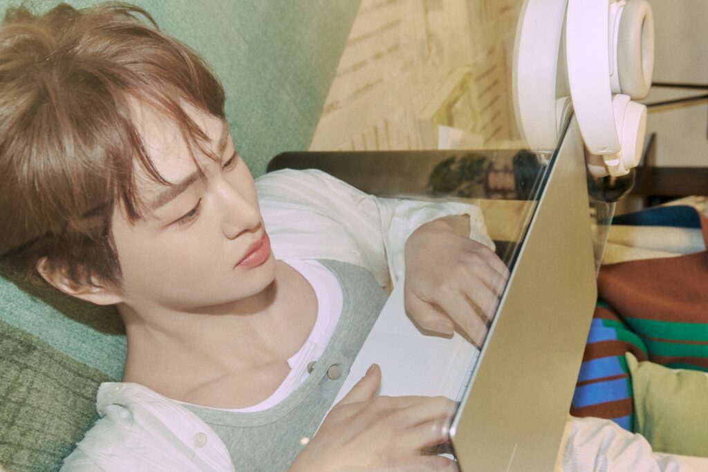 暗転する舞台から — K-POP最新情報（ONYX独占）